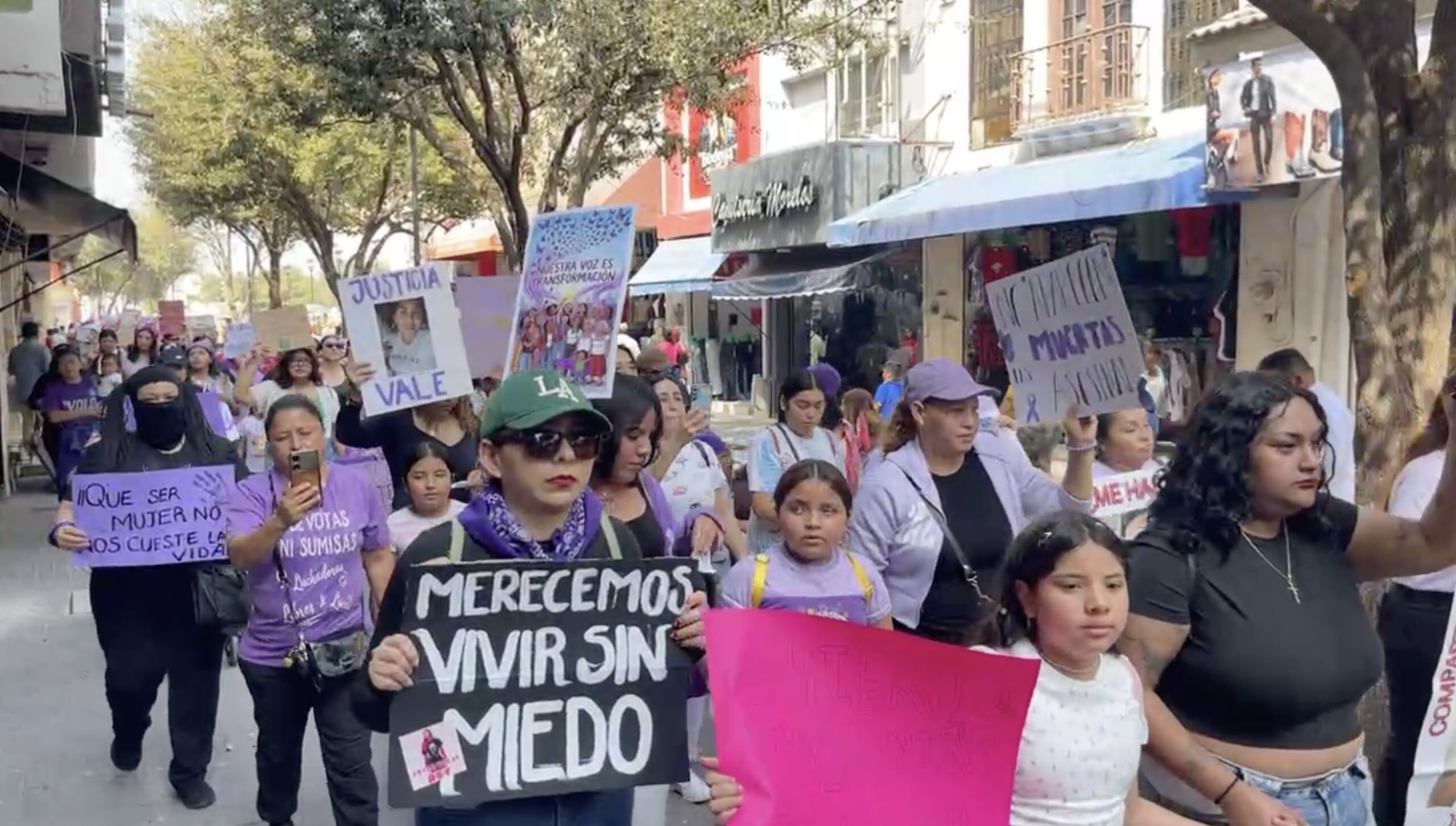 8M: Miles de mujeres marchan en todo México