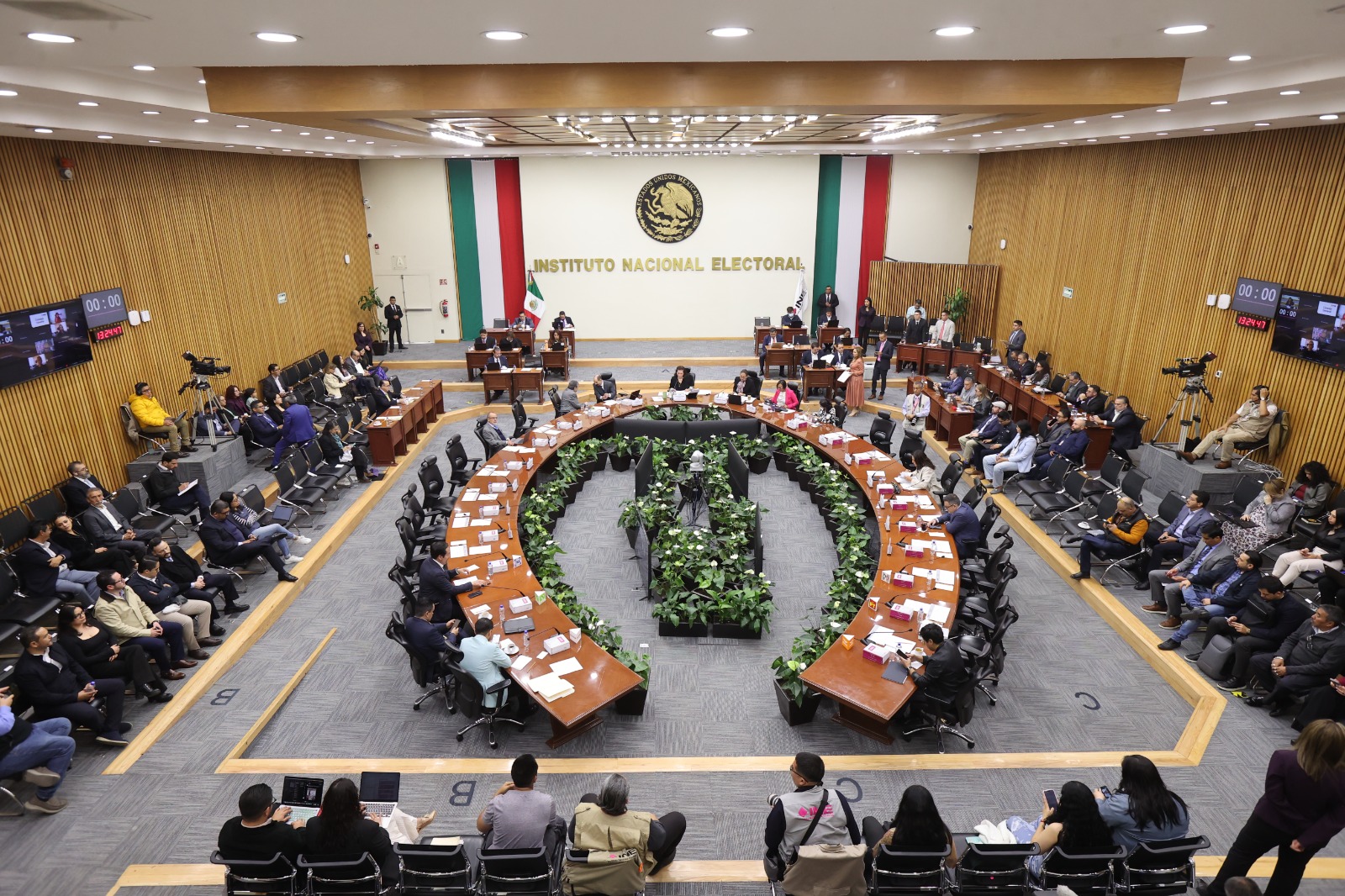 El INE crea comisión para revisar a candidatos y su nexo con el crimen para 2027