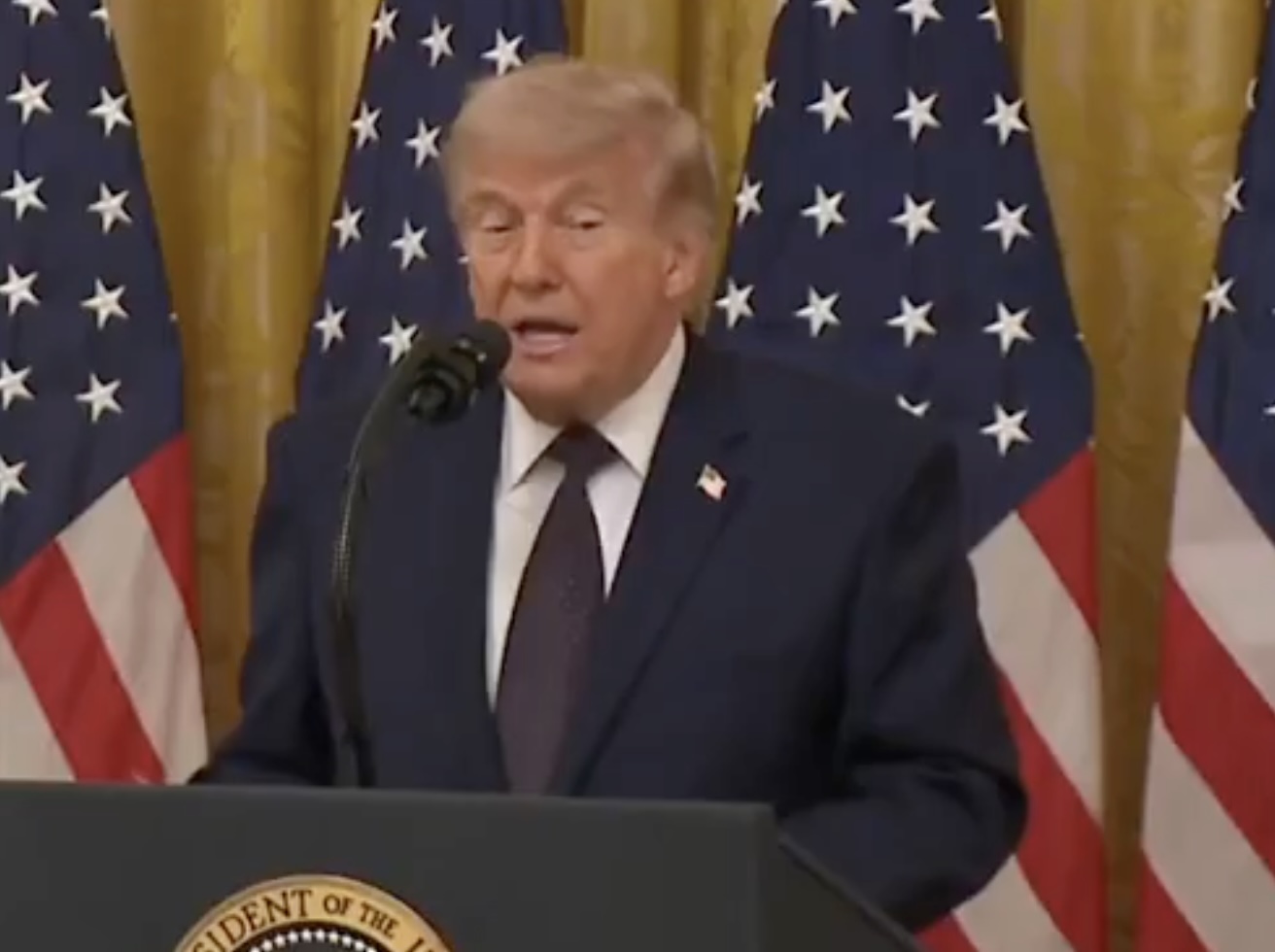 Trump asegura que Irán “se muere por llegar a un acuerdo”
