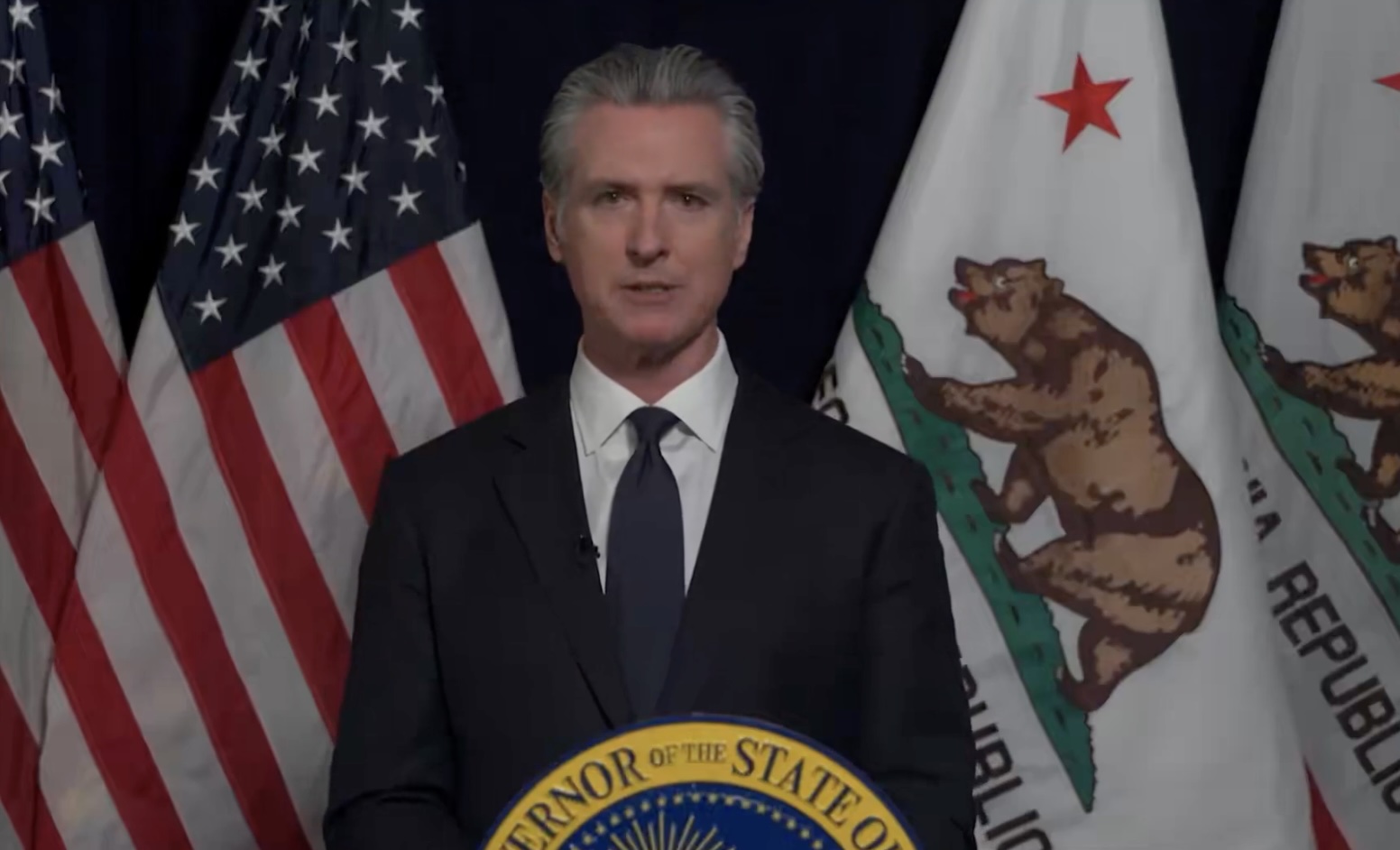 DOJ investiga a Gavin Newsom; acusa persecución de Donald Trump