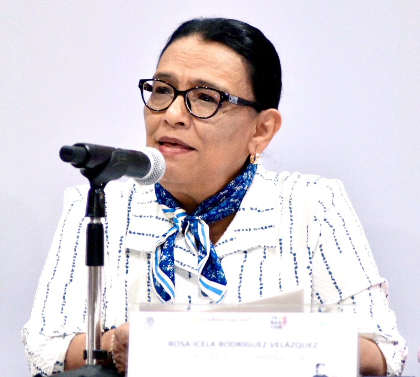 Rosa Icela Rodríguez ofrece disculpas a colectivos tras señalar financiamiento para manifestarse en la CdMx