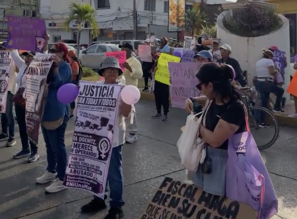 Caso Dafne: Protestan en la Academia Doenitz y exigen liberacion de Danna Yanina