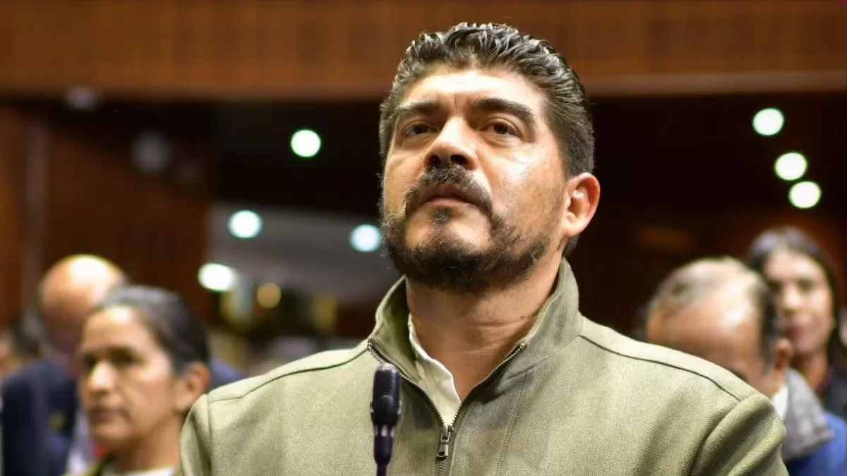 Hallan sin vida al diputado federal Zenyazen Escobar