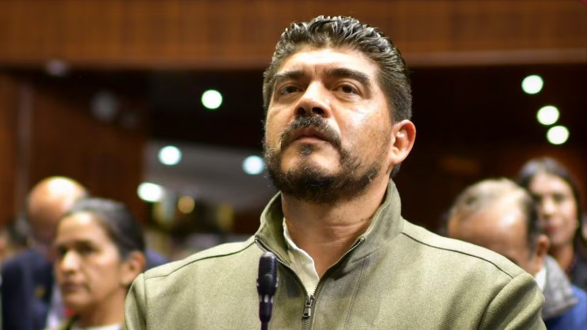Hallan sin vida al diputado federal Zenyazen Escobar