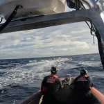 Marina y Guardia Costera de EU buscan a 11 desaparecidos por naufragio en Ensenada