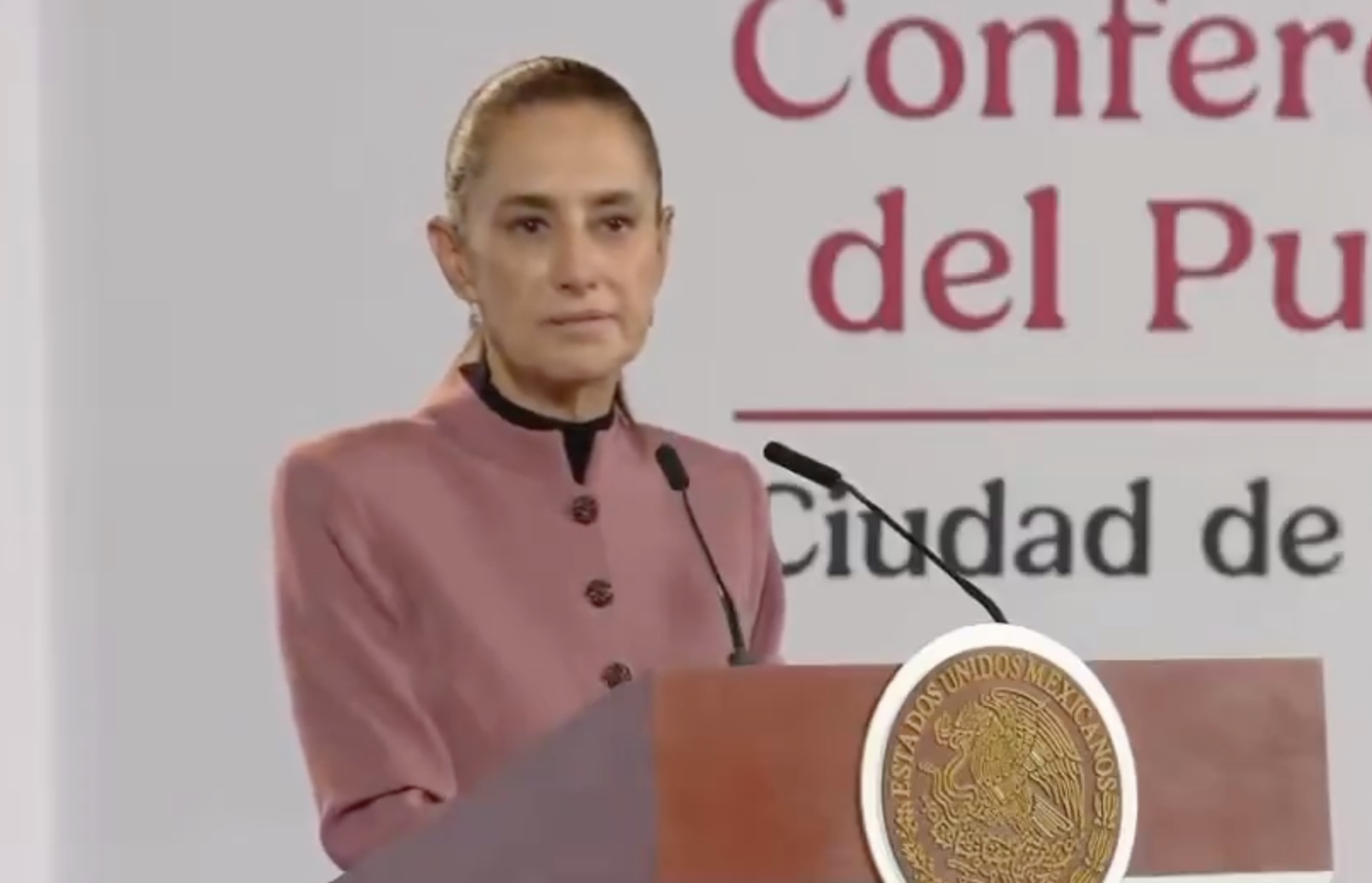 Sheinbaum ve “fines políticos”  de EU en la orden de arrestro contra Raúl Castro